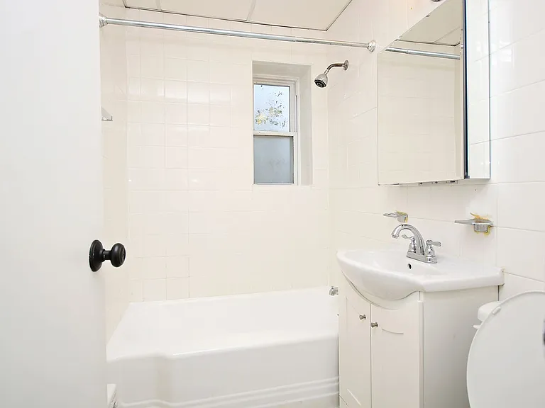 32 University Cir #201 — Photo 11
