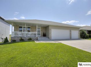 10207 Rosewater Pkwy, Bennington, NE 68007