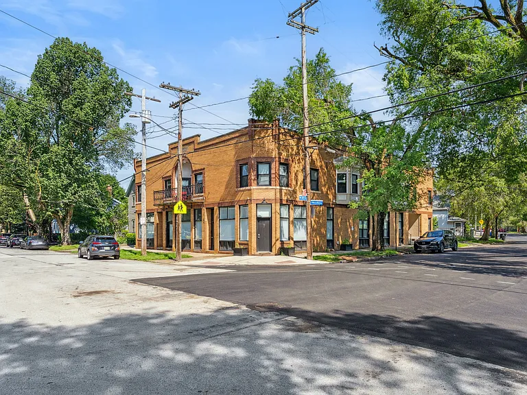3800 Woodbine Ave #1 — Photo 2