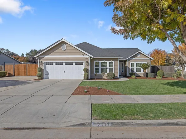 2537 N Vickie Street, Visalia, CA 93291