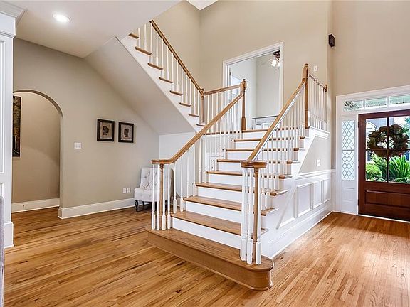 5th image of 447 Bridalwood Dr