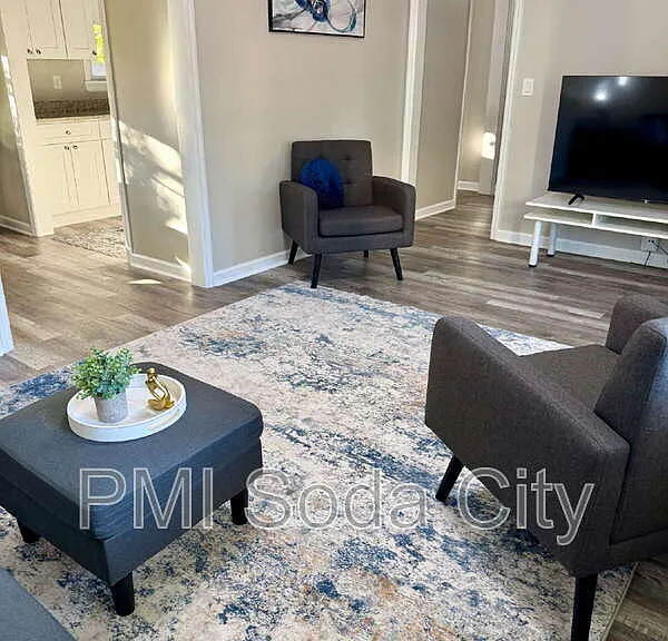3615 Truman St — Photo 17