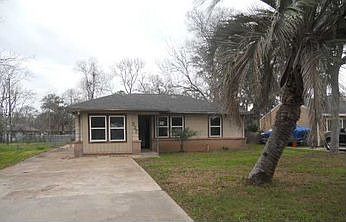 1st image of 327 Acacia St