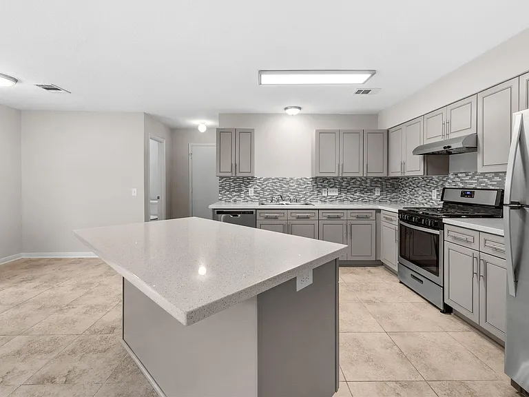 13515 Naples Bridge Rd — Photo 10