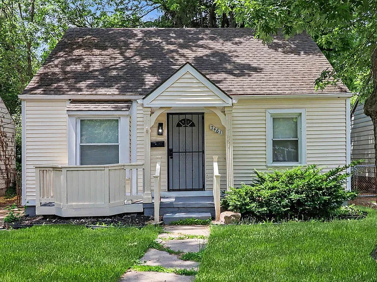 7461 Lamphere — Photo 2