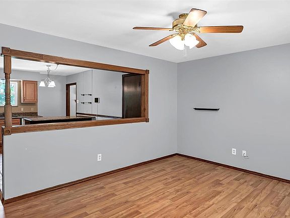 4th image of 3230 Wellington Dr