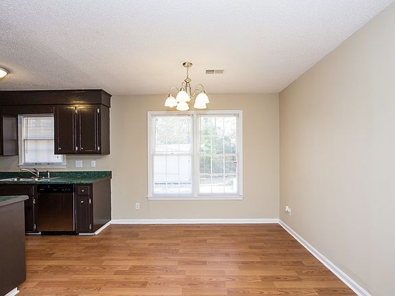 3rd image of 1111 Maryland Dr