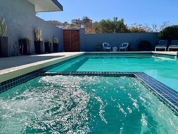 Pool courtyard (spa on)