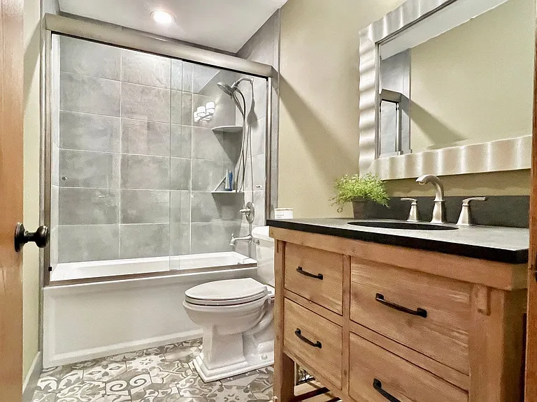 6245 Summit Ct — Photo 46