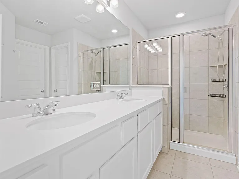 Upstairs Bath - Dual vanity