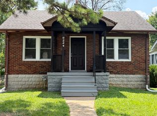9224 Seneca Ln, Saint Louis, MO 63114