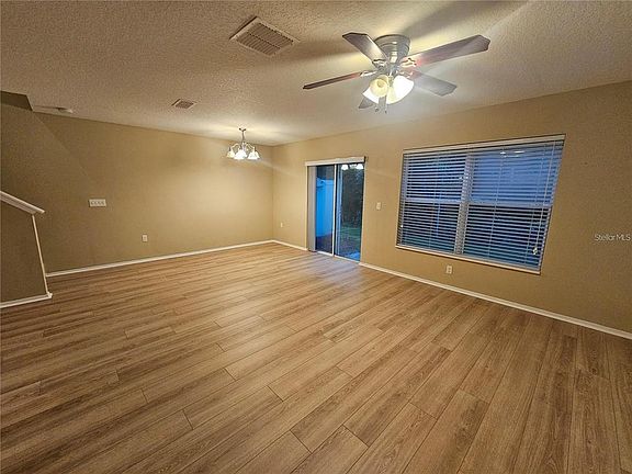 5th image of 622 Old Pine Ct
