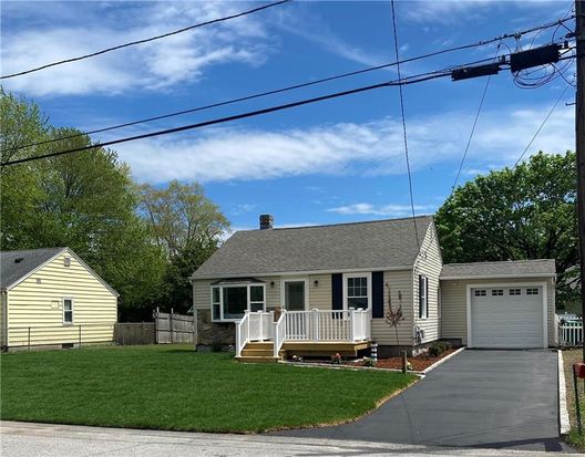 170 Bartlett Dr, Warwick, RI 02886