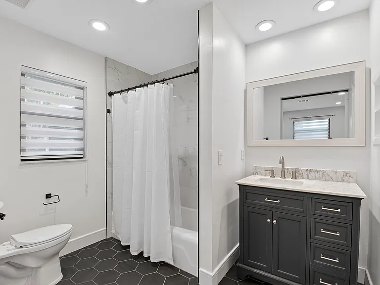 725 Heron Dr — Photo 27