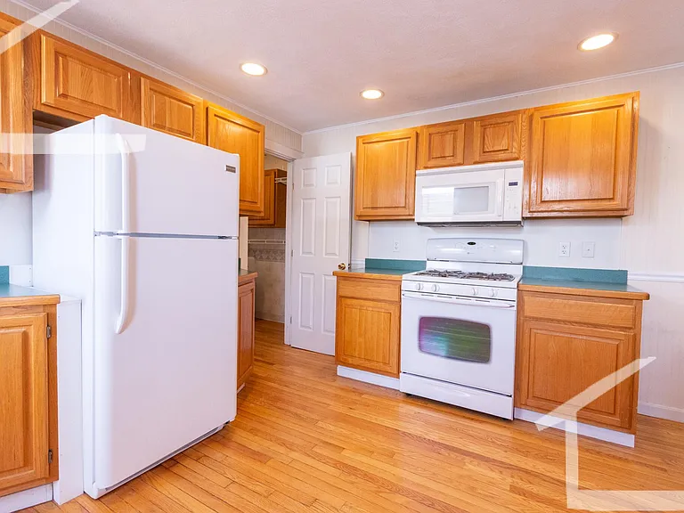 25 Fairbanks St #3 — Photo 3