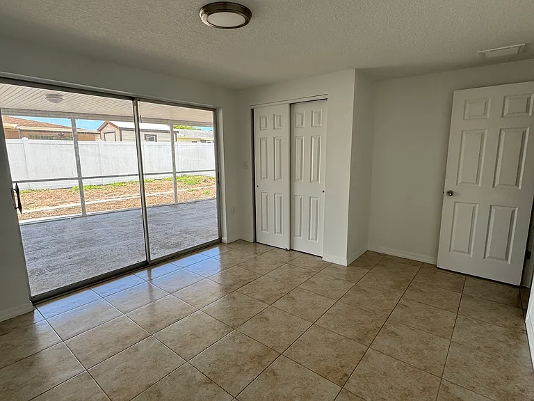 7140 Fox Hollow Dr — Photo 9