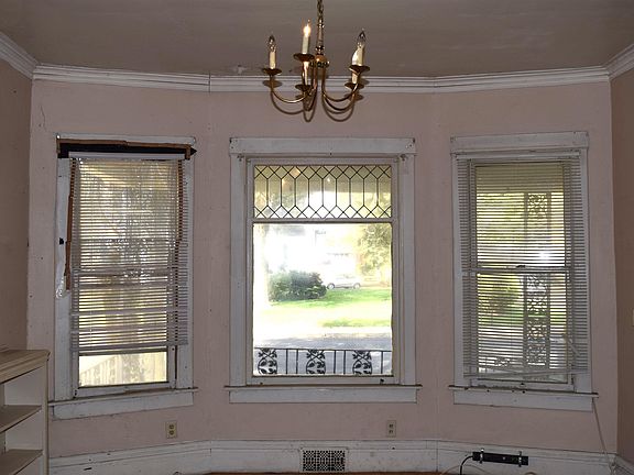 3rd image of 1804 W Bradley Ave