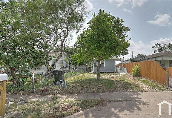 2nd image of 1446 Main Dr