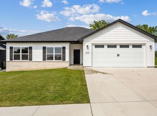 3308 Sokol Ln SW, Cedar Rapids, IA 52404