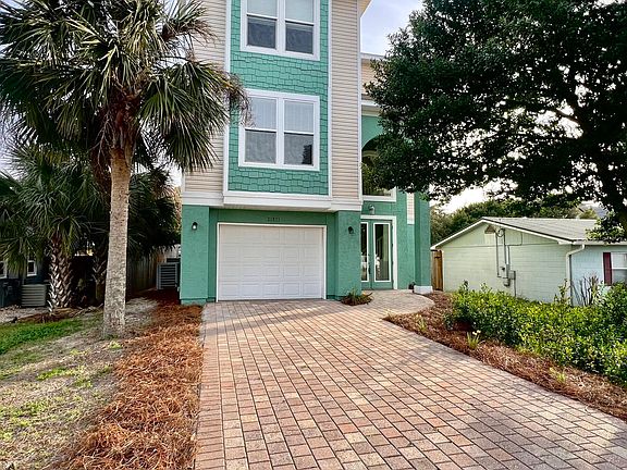 3rd image of 21811 Palm Ave