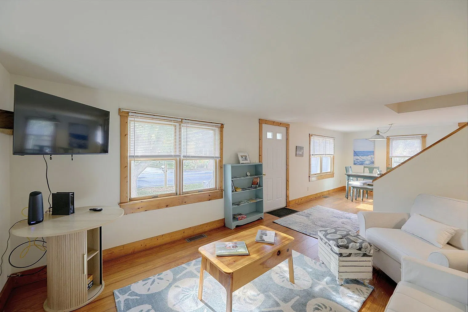 3 bed, 2.0 bath, 1399 sqft, $2,731 — Photo 1