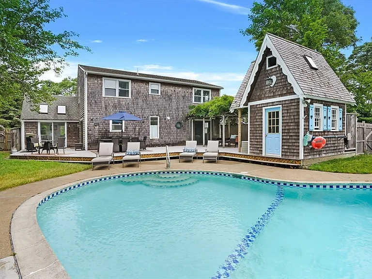155 Skiff Ave — Photo 3