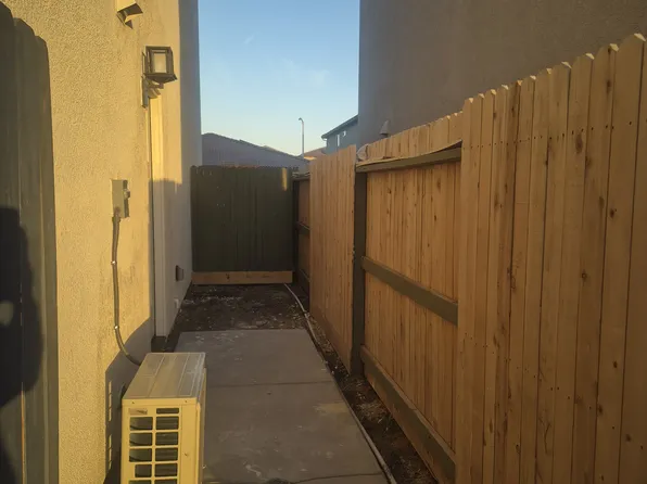 1774 Yukon Territory Ave, Manteca, CA 95337