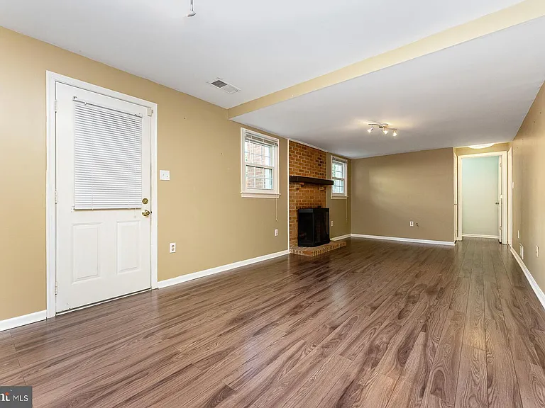 8415 Hollis Ln — Photo 32