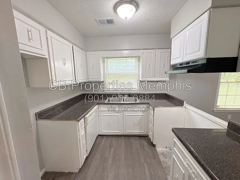4872 Burgess Cv — Photo 2
