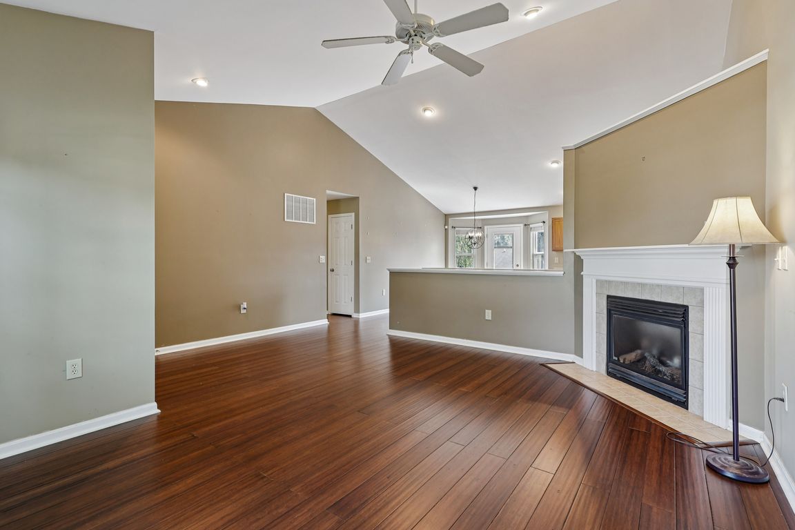 Sherbrook Ct-S2507-008.jpg
