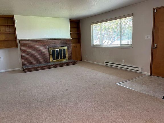 3rd image of 3319 Bridgeport Way W
