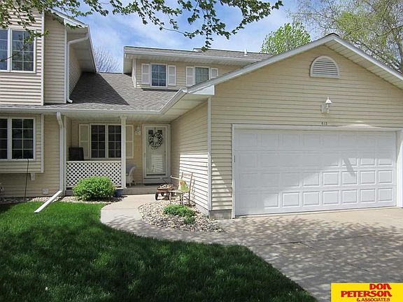 2nd image of 813 Towne Square Dr