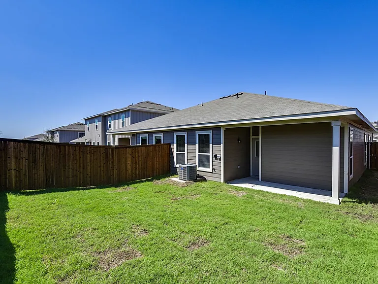 736 Wheatfield Dr — Photo 22