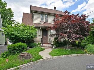 8 Berry Ct, Maywood, NJ 07607