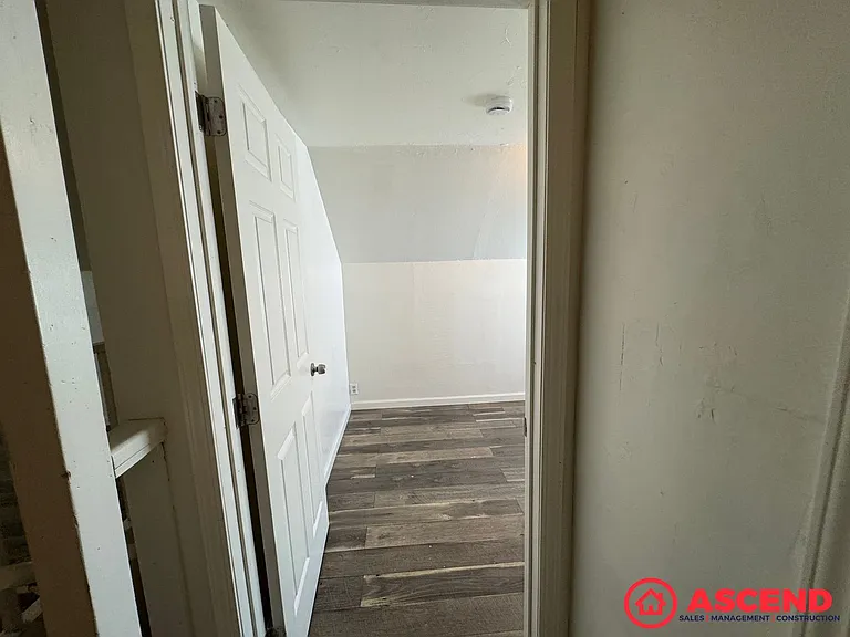 201 Truxtun Ave — Photo 15