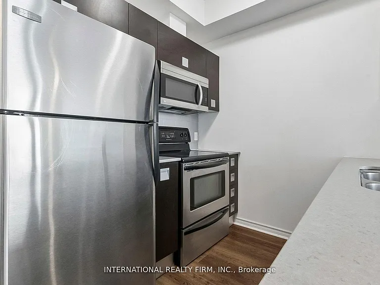 3391 Bloor St W #1011 — Photo 23