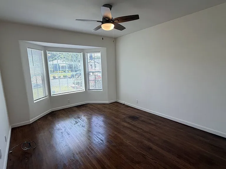 1104 N Frederic St — Photo 26