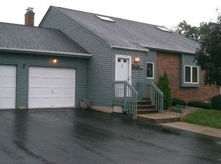 802 Sand Stone Dr, South Windsor, CT 06074