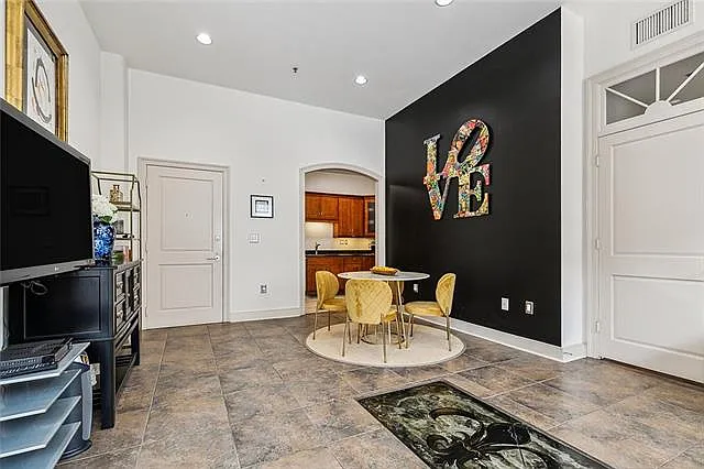 333 Girod St #304 — Photo 5
