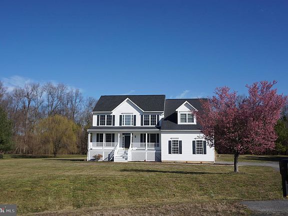 2nd image of 119 E Goldfinch Ln