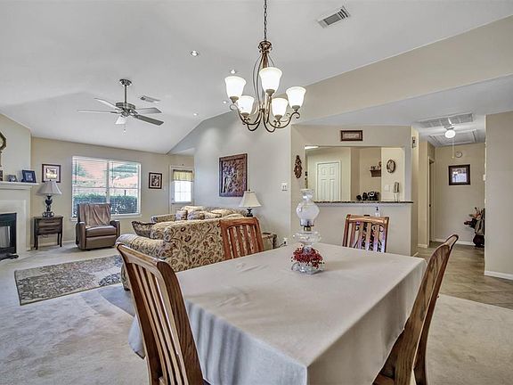 Living room / dining area
