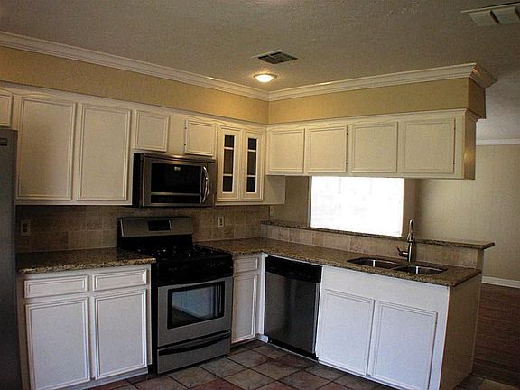 5th image of 2306 Cunningham Dr