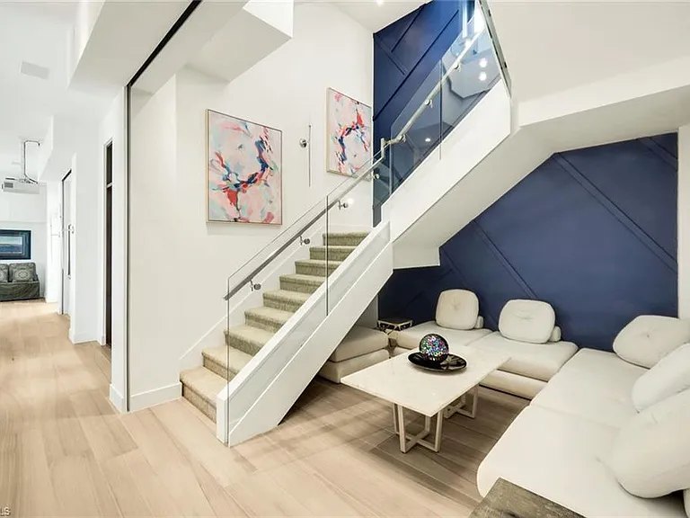 103 Saint Lucia Ln — Photo 16