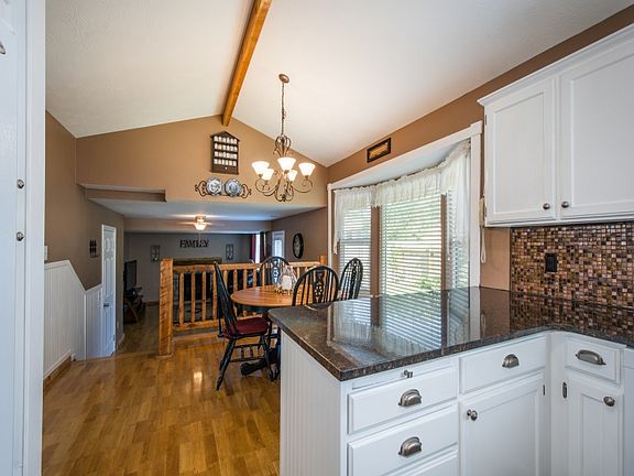 5th image of 2072 W Golden Valley Dr