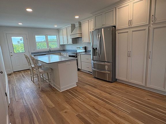 4th image of 413 Club Colony Dr