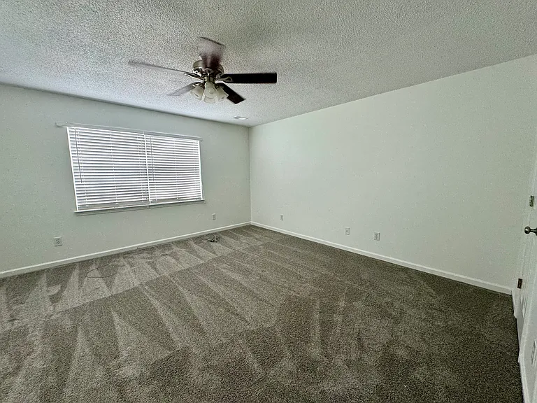 2476 Fulford Ct — Photo 22