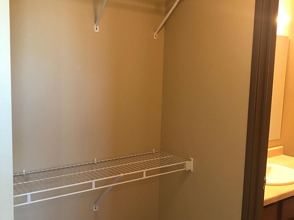 1st image of 2421 36th St S APT 207