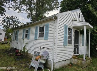 37 Harbor View Ln, Toms River, NJ 08753