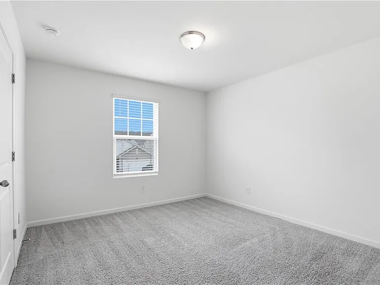 395 Knightsbridge Ln — Photo 17