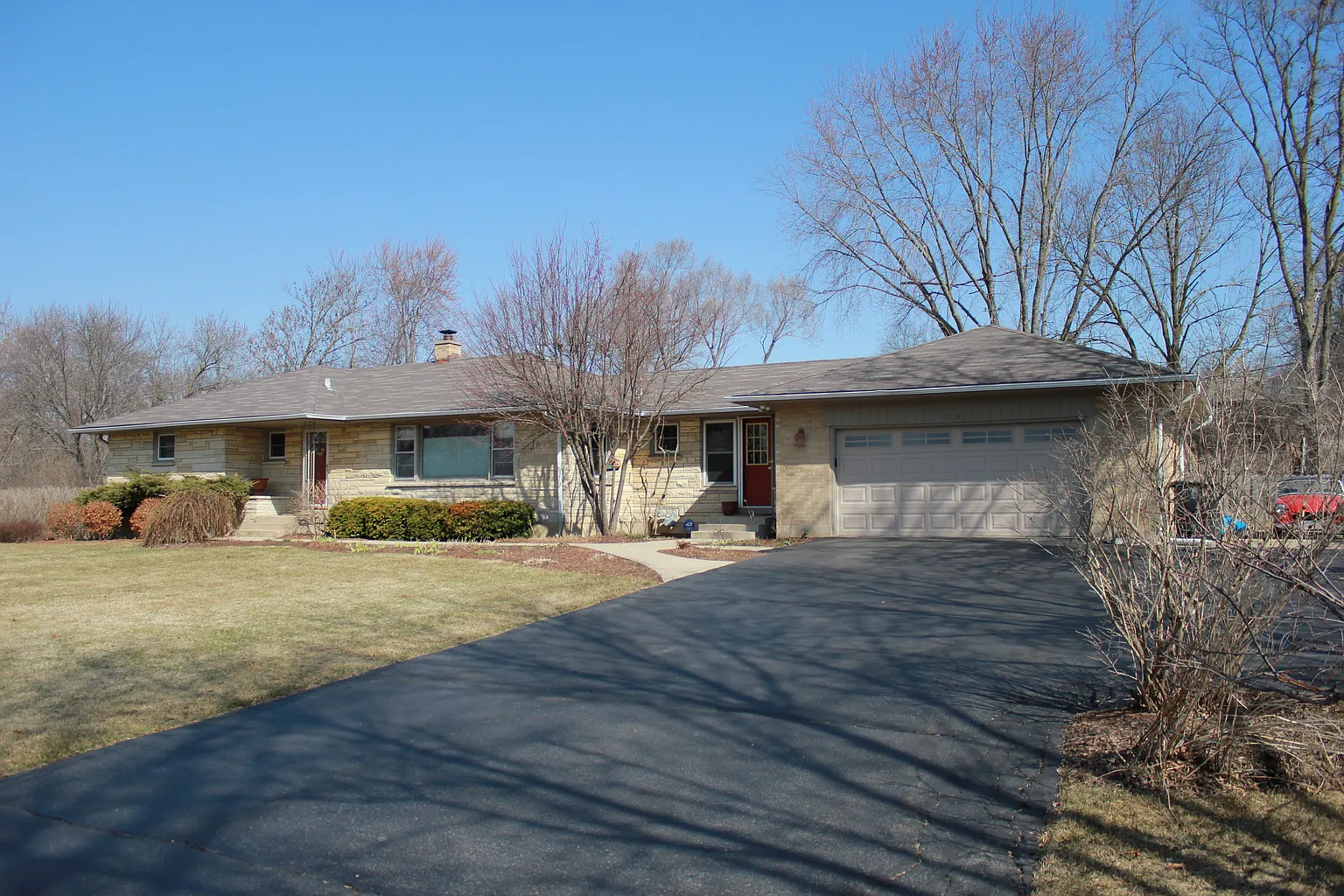 1210 E Park Ave photo 1